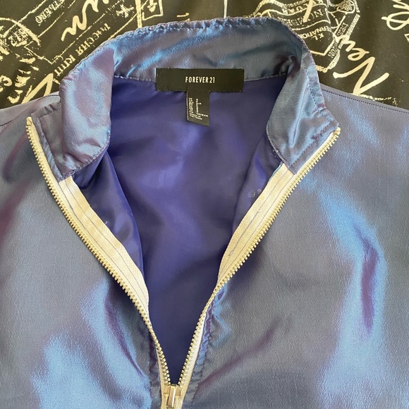 Iridescent windbreaker - Picture 3 of 3